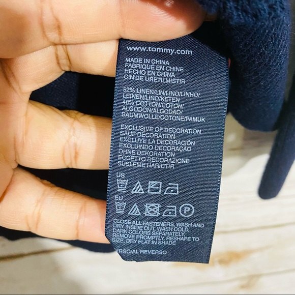 Tommy Hilfiger women’s navy button sweater size M - Picture 5 of 5